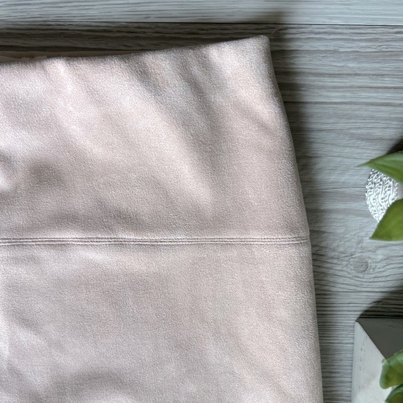 LF faux suede pink mini skirt size M NWT - Picture 3 of 12